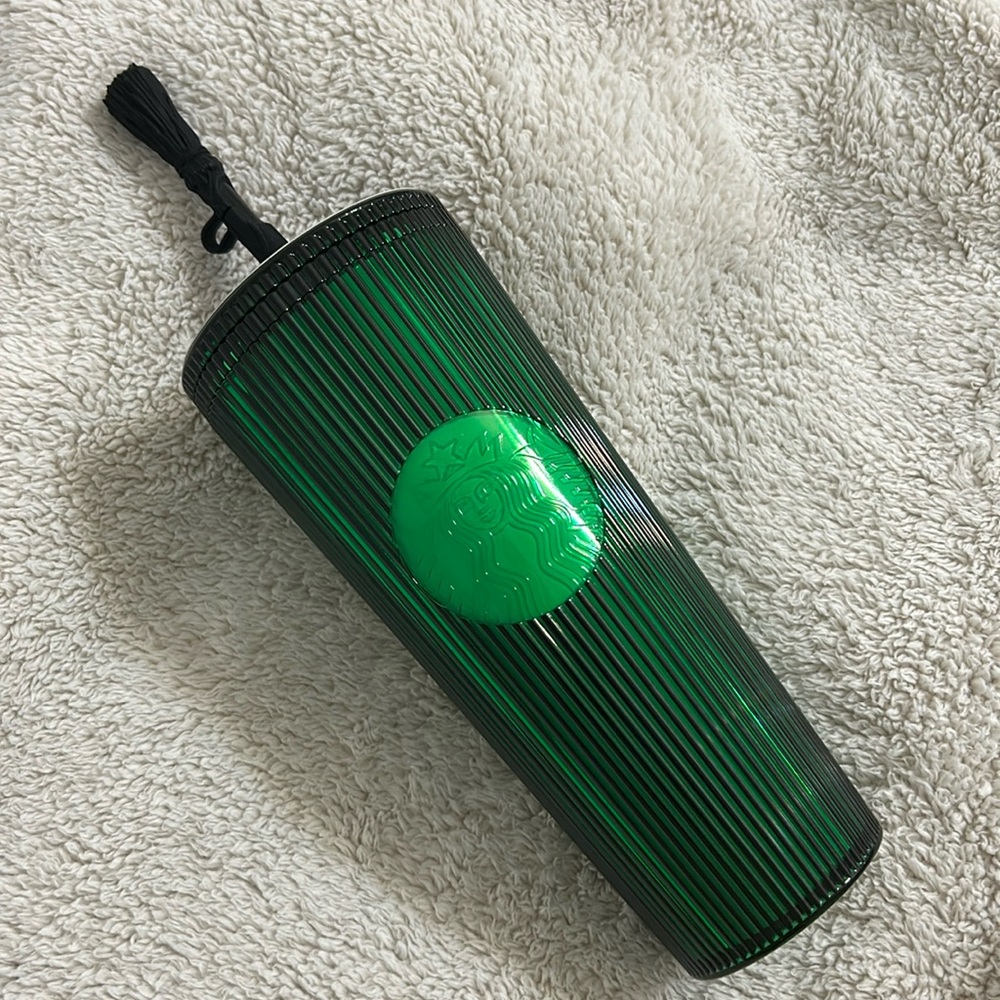 Wicked x Starbucks Pleated Glow-in-the-Dark Cold Cup w/ Broom Straw Topper 24 oz